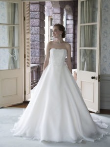 ウェディングドレス：Canta Bella（カンタベッラ）：CB-083：ブライダルハウスささき：本店（山形市）