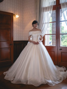 Bellezzabella（ベレッツァベッラ）フォルトゥーナ with ガザールショール - OD-681：ブライダルハウスささき：本店（山形市）