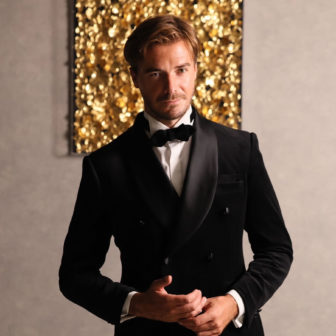 タキシード：セリナ　ブラックショール　ダブルベロア：ブライダルハウスささき：本店（山形市）